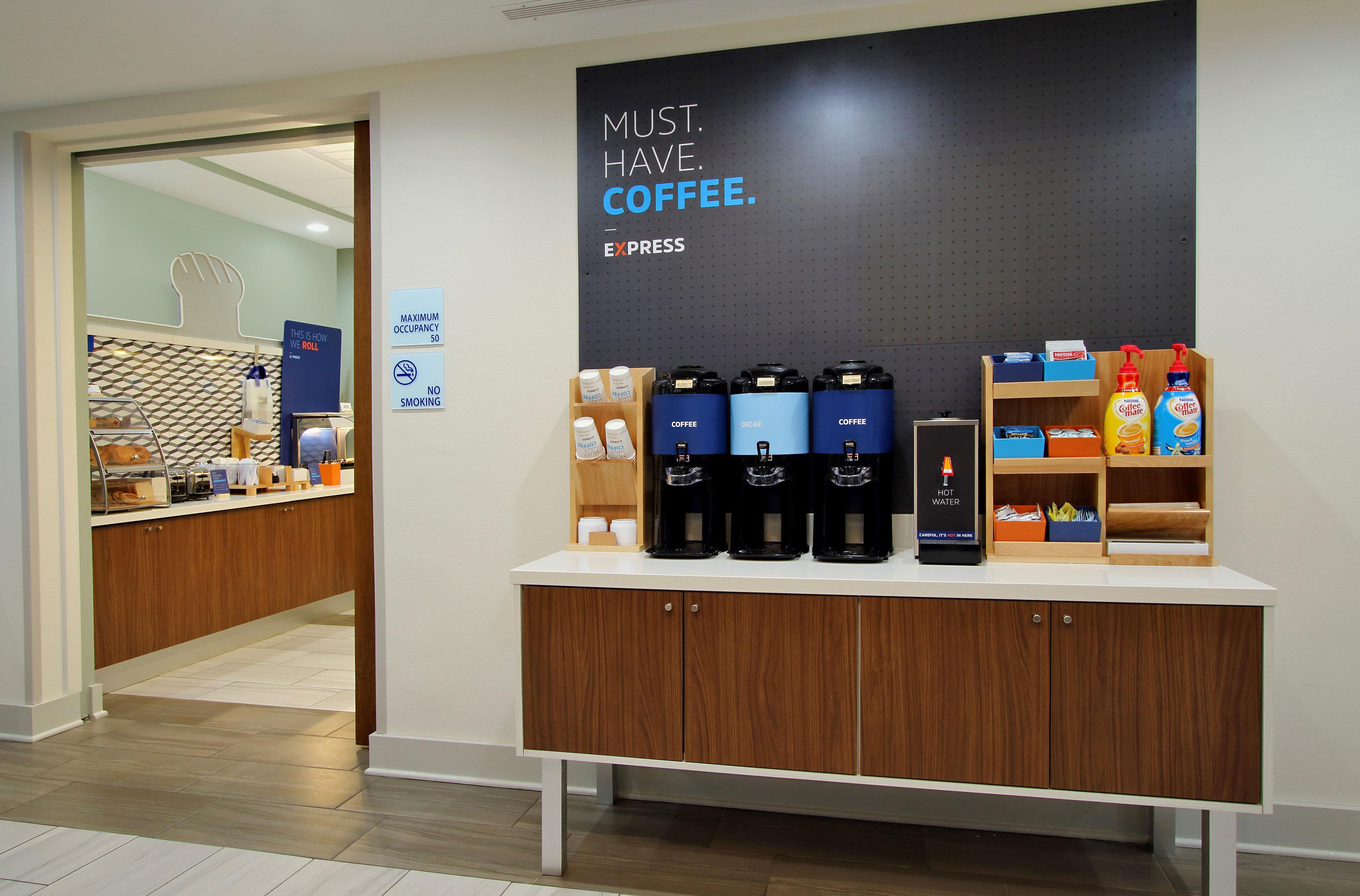 Holiday Inn Express Hotel & Suites Manchester Conference Center By Ihg Esterno foto