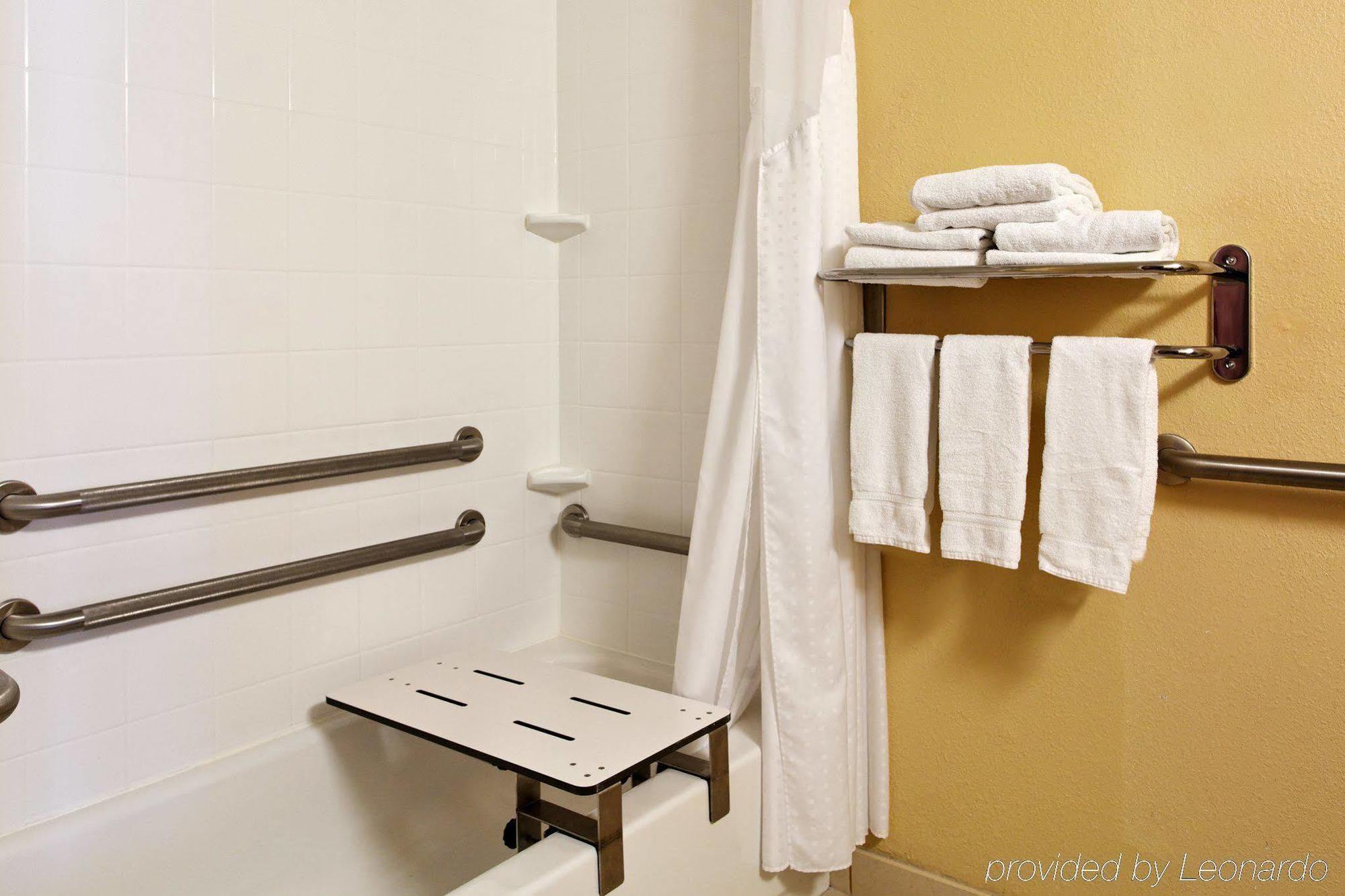 Holiday Inn Express Hotel & Suites Manchester Conference Center By Ihg Esterno foto