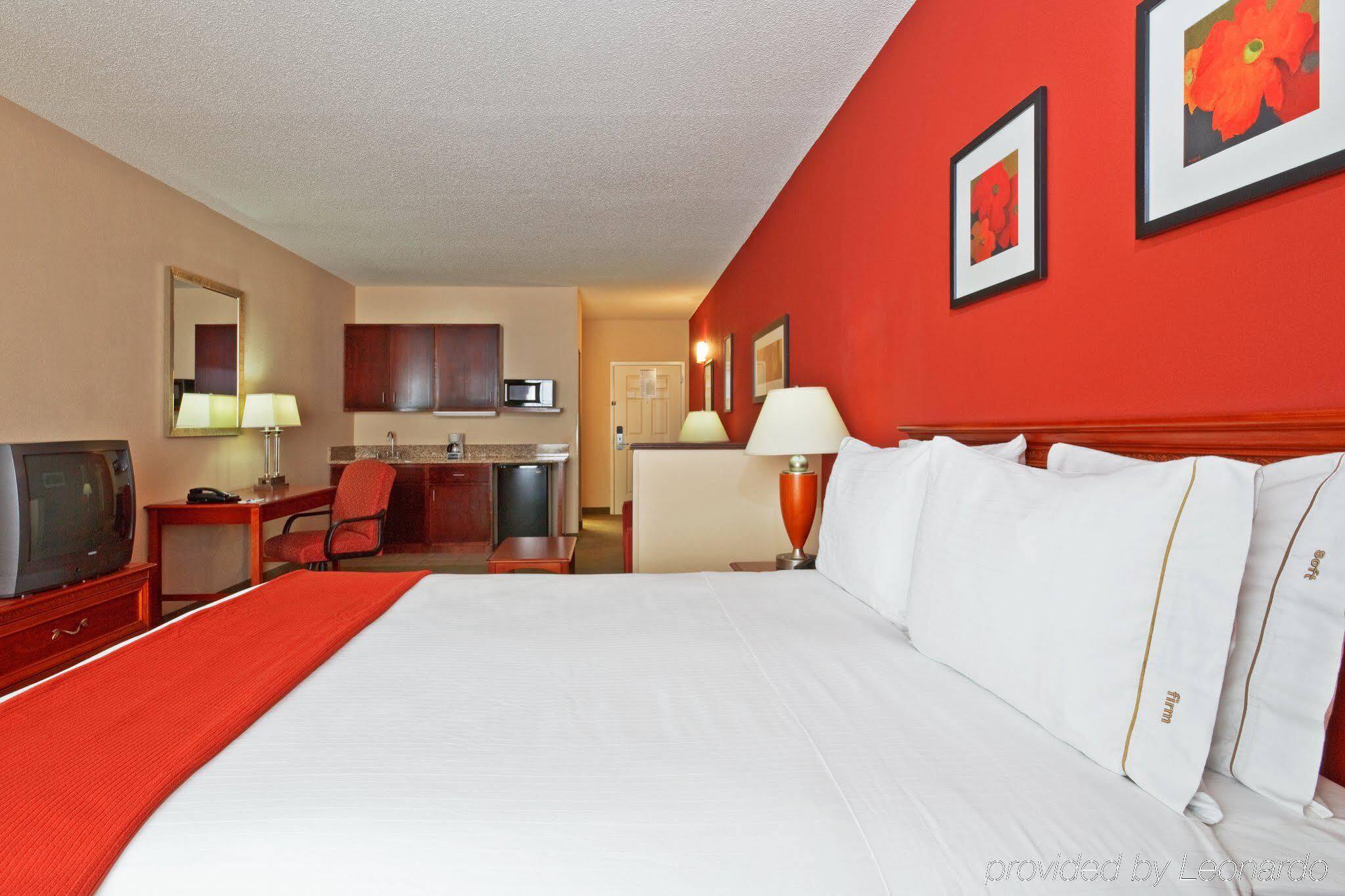 Holiday Inn Express Hotel & Suites Manchester Conference Center By Ihg Esterno foto